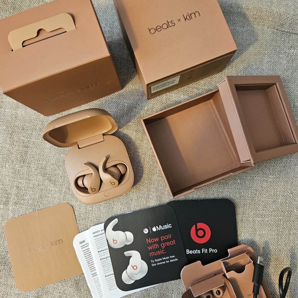Beats Fit Pro True Wireless Earbuds - Kim K Special Edition - Dune - Picture 5 of 5